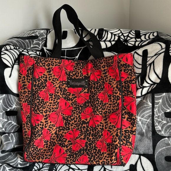 Betsey Johnson Handbags - BETSEY JOHNSON BETSEYVILLE RED BOW TOTE